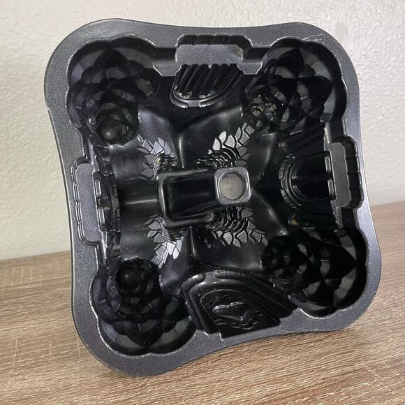 Nordic Ware Castle Bundt Cake Pan 10 Cup Cast Aluminum Mold Fantasy Design - Picture 9 of 15